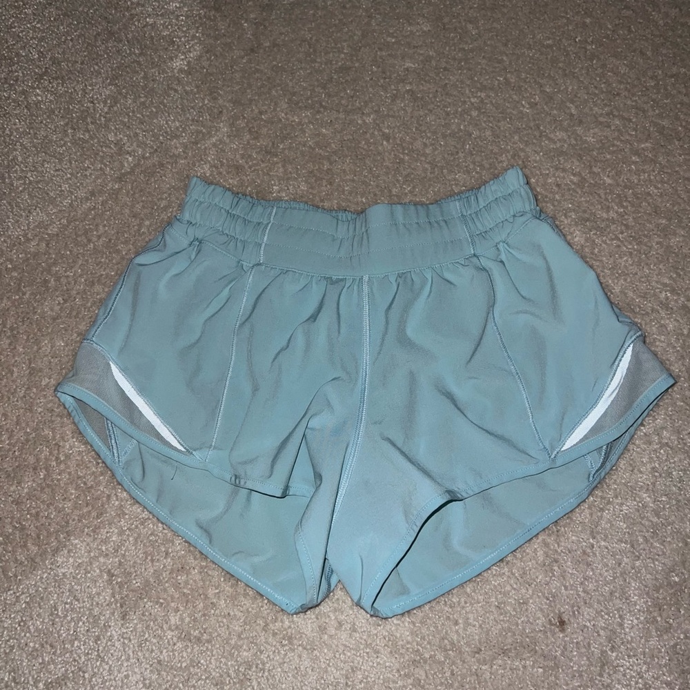 Lululemon Hotty Hot Shorts 2.5” Size 4 Blue
